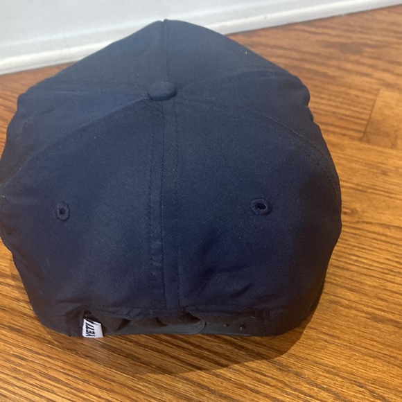 YETI Coolers Snapback Trucker Hat w/ Braid Rope Accent Like NeW!! - Picture 3 of 7